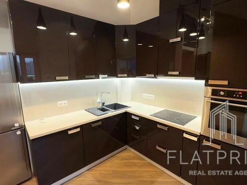 квартира за адресою Регенераторна вул., 4 к11