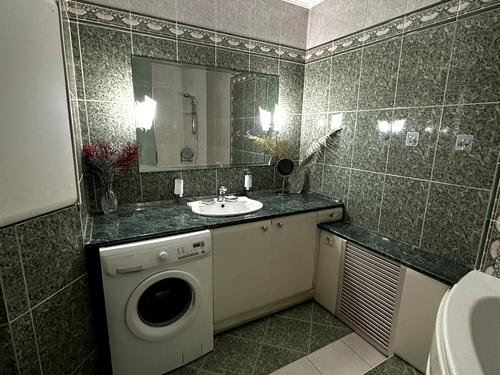квартира за адресою Київ, Драгоманова вул., 12