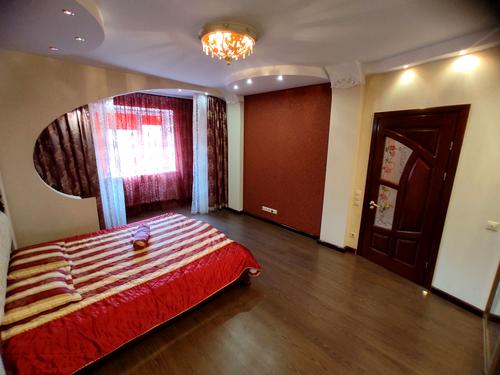 квартира за адресою Героїв Майдану вул. (Театральна), 48