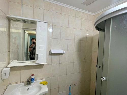 комерційна за адресою Магдалинівська вул., 1А