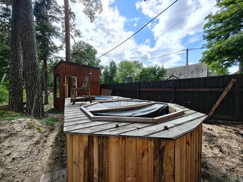 комерційна за адресою Соборності, 27
