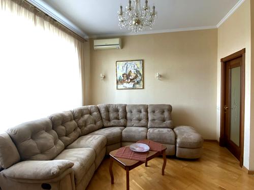 квартира за адресою Лабораторна вул., 8