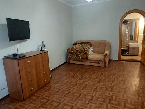 квартира за адресою Новобузька вул., 120