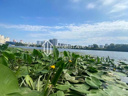 квартира за адресою Причальна вул., 10