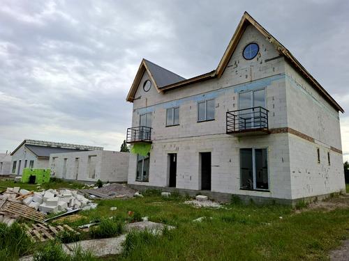 будинок за адресою Травнева