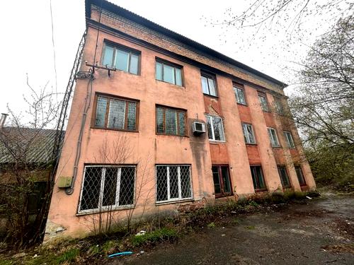 комерційна за адресою Заводська вул., 1