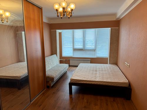 квартира за адресою Богатирська вул., 2