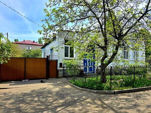 комерційна за адресою Академіка Маслова вул. (Радянська), 14