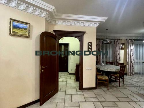 будинок за адресою с. Крюківщина, Кільцева вул., 12