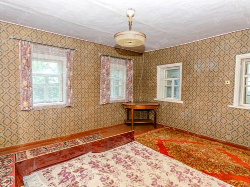 будинок за адресою с. Микільське, Центральна, 1