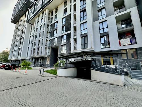 комерційна за адресою Львів, Героїв УПА вул., 73