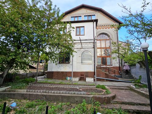 будинок за адресою Закарпатська вул., 12