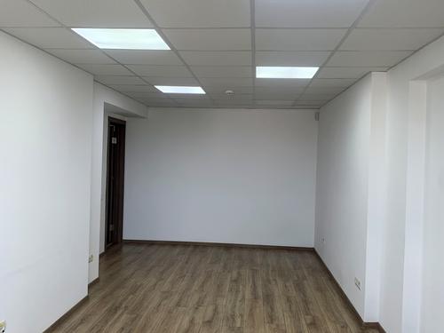 комерційна за адресою Наукова вул., 2а