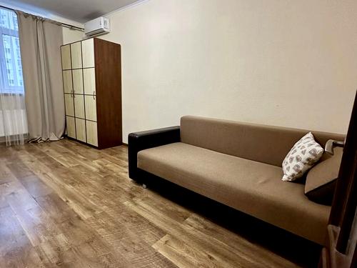 квартира по адресу Семьи Кульженков ул. (Дегтяренко Петра), 33