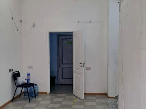 коммерческая по адресу Червоной Калины просп. (Владимира Маяковского), 47