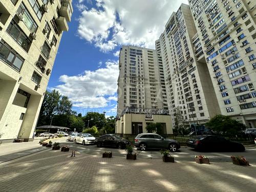 квартира за адресою Коновальця Євгена, 44А