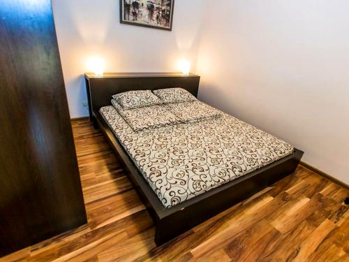 квартира за адресою Театральна вул., 8