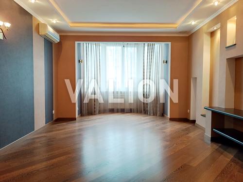 квартира за адресою Анни Ахматової вул., 35