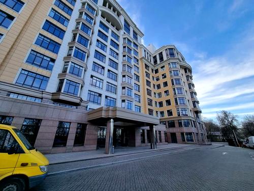 комерційна за адресою Михайла Грушевського вул., 9б