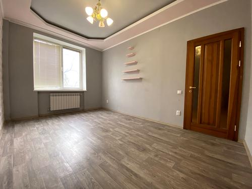 квартира за адресою Сергія Колачевського, 30