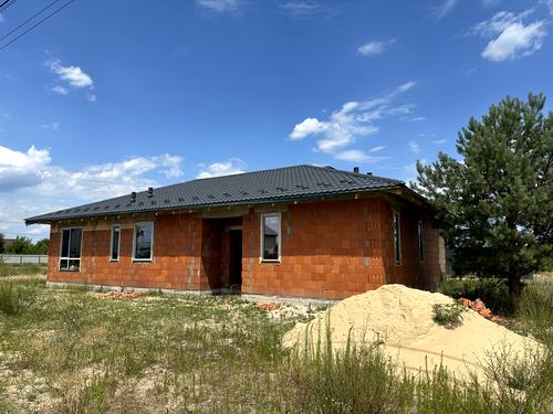 будинок за адресою с. Дмитрівка, Садова вул.
