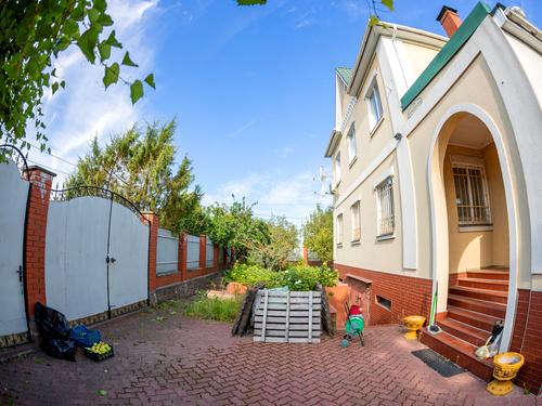 будинок за адресою вул. Бориспільська