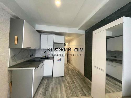 квартира за адресою Академіка Булаховського вул., 2