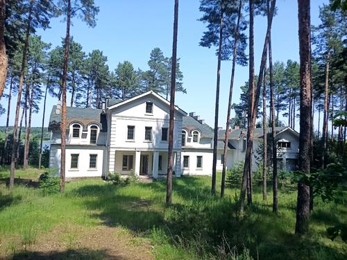 будинок за адресою Вишнева вул.