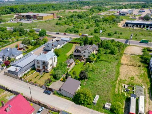 будинок за адресою Романа Шухевича вул., 4