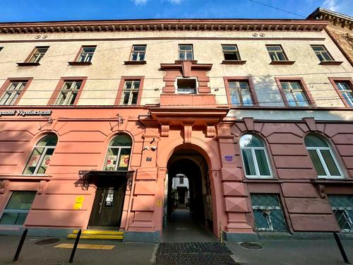 комерційна за адресою Мирослава Скорика вул. (Петра Чайковського), 17