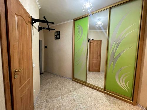 квартира по адресу Бажана, 10