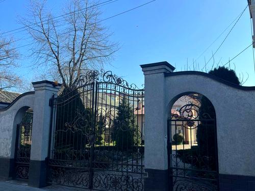будинок за адресою Молодіжна вул.