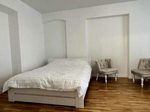 квартира за адресою пл. Міцкевича, 8