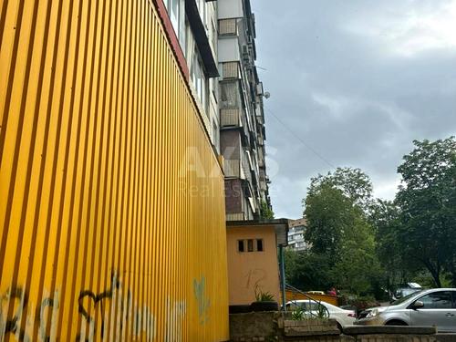 комерційна за адресою Петропавлівська вул., 12