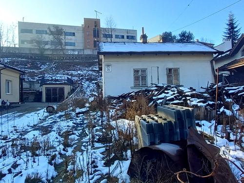 ділянка за адресою Міжгірна вул.