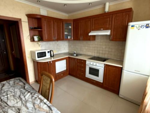 квартира за адресою Верховинна вул., 35