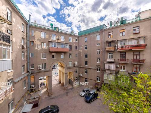квартира за адресою Конституції пл., 20