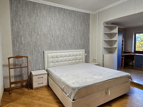 квартира за адресою Івана Богуна, 4