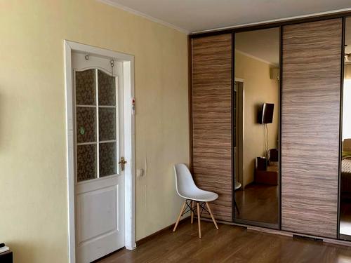 квартира за адресою Автозаводська вул., 20