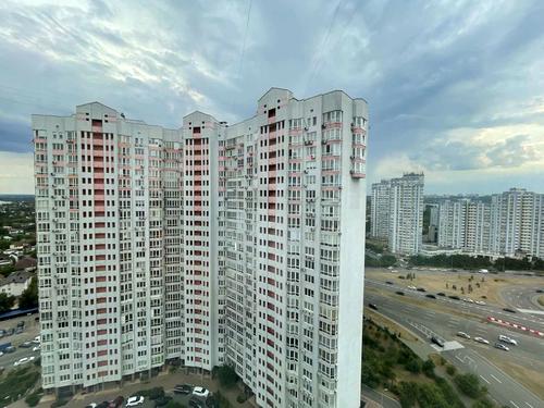 квартира по адресу Бажана, 10