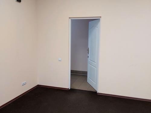 комерційна за адресою Генерала Миколи Юнаківа вул., 9