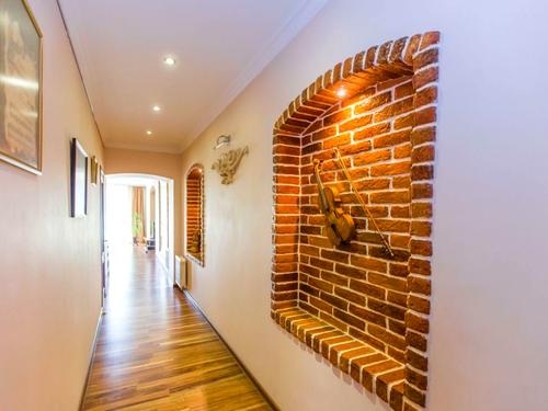 квартира за адресою Театральна вул., 8