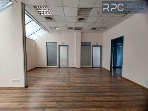 комерційна за адресою Хорива вул., 55Б