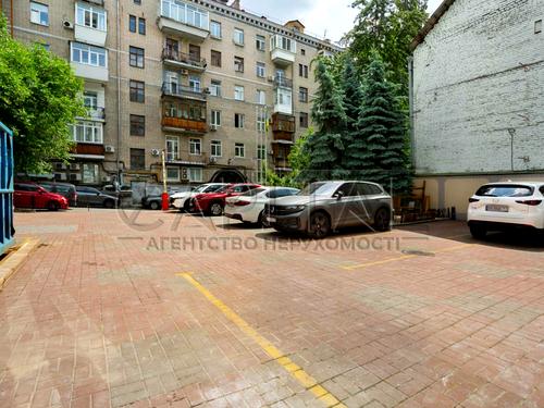 комерційна за адресою Еспланадна вул., 32-В