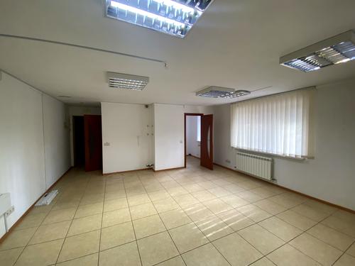 коммерческая по адресу Степана Бандери, 27