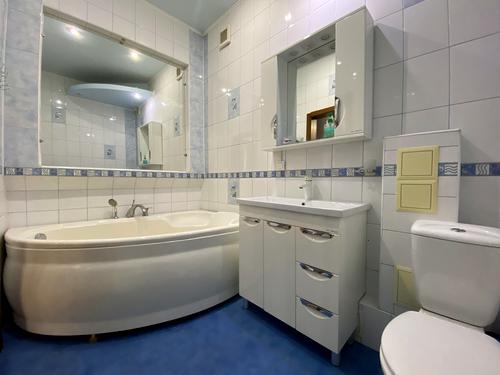 квартира за адресою Сергія Колачевського, 30