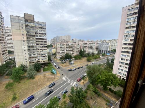 квартира за адресою Київ, Лариси Руденко вул., 21
