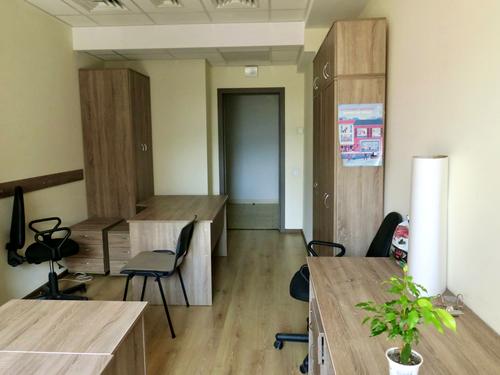 комерційна за адресою майдан Незалежності пл., 2
