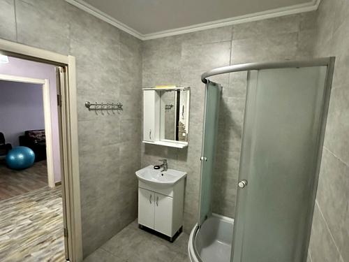 квартира за адресою Залізнична вул., 7