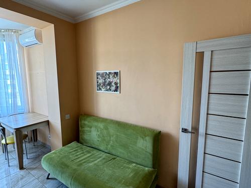 квартира за адресою Братська вул., 12